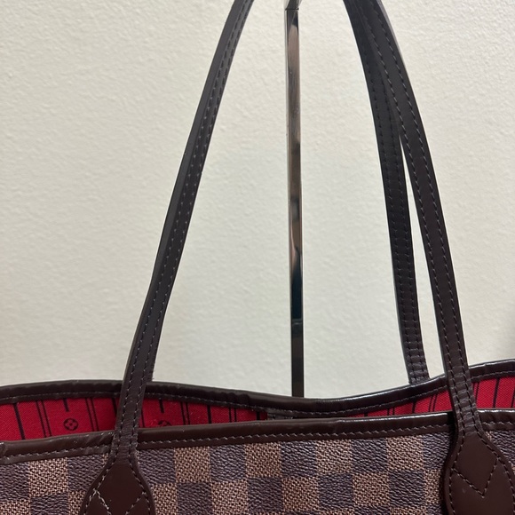 Authentic Louis Vuitton Neverfull MM - Picture 9 of 13